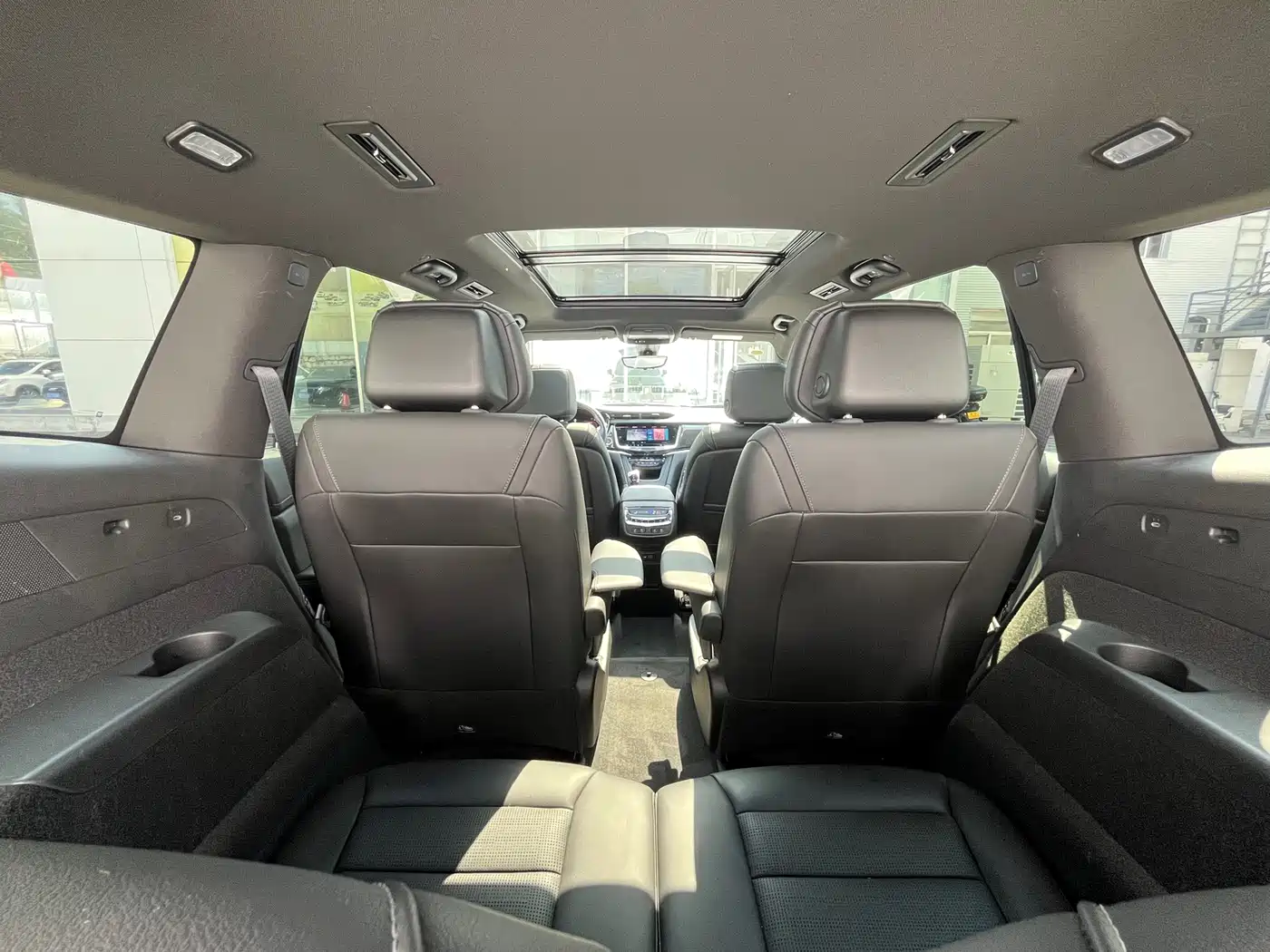 Cadillac XT6 2025 2.0T 6-Seater AWD Executive Black Label Edition фото 18