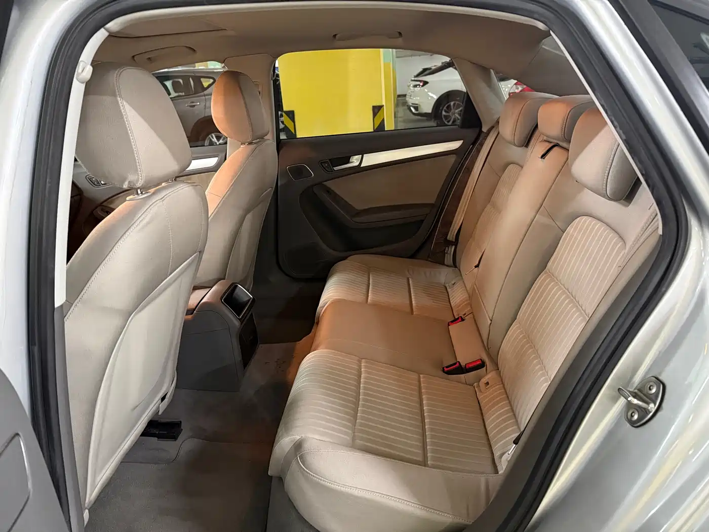 Audi A4L 2011 2012 2.0 TFSI Auto Comfort