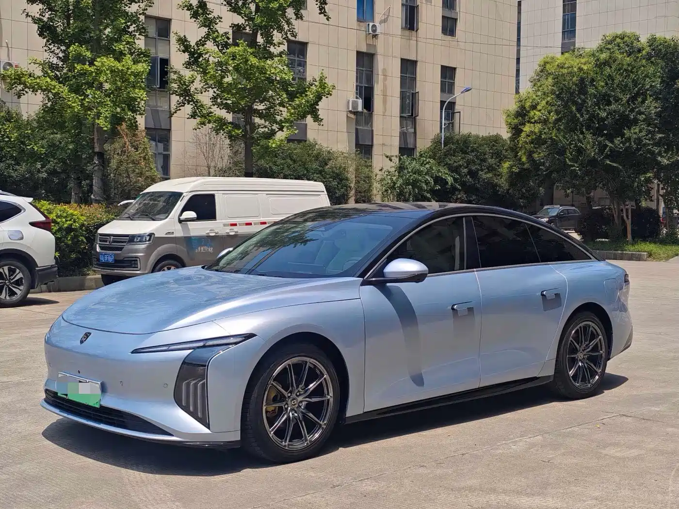 Dongfeng Fengxing Stellar S7