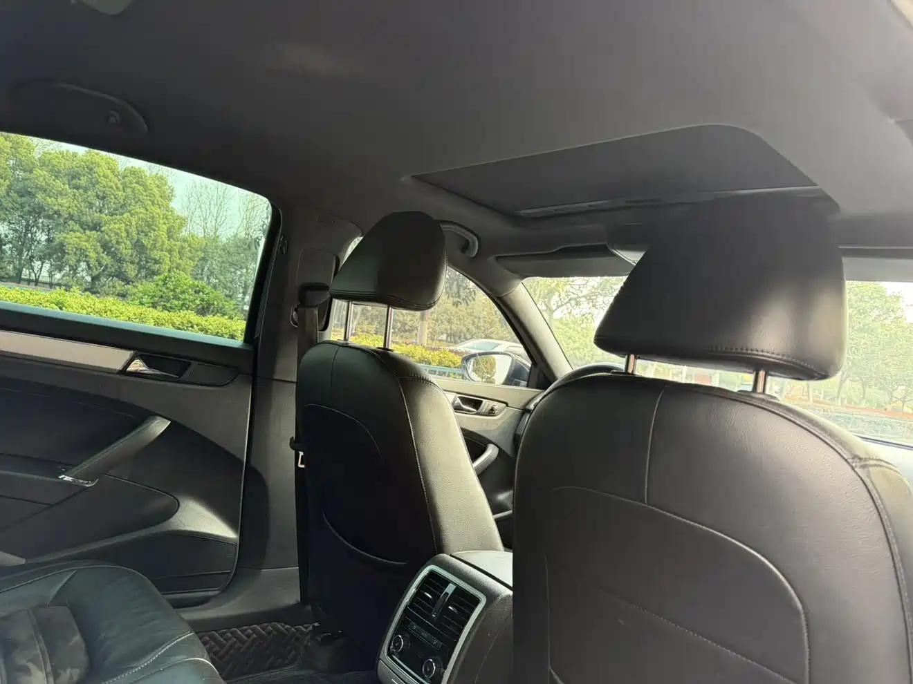Volkswagen Passat 2011 2.0TSI DSG Ultimate фото 16