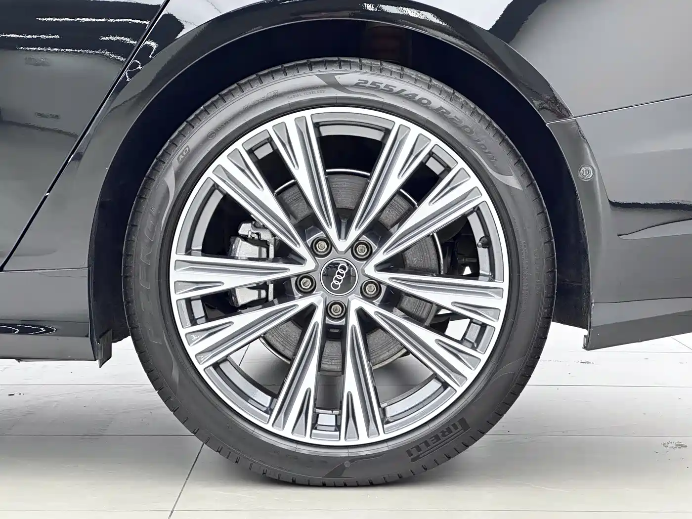 Фото 6 - Audi A6L