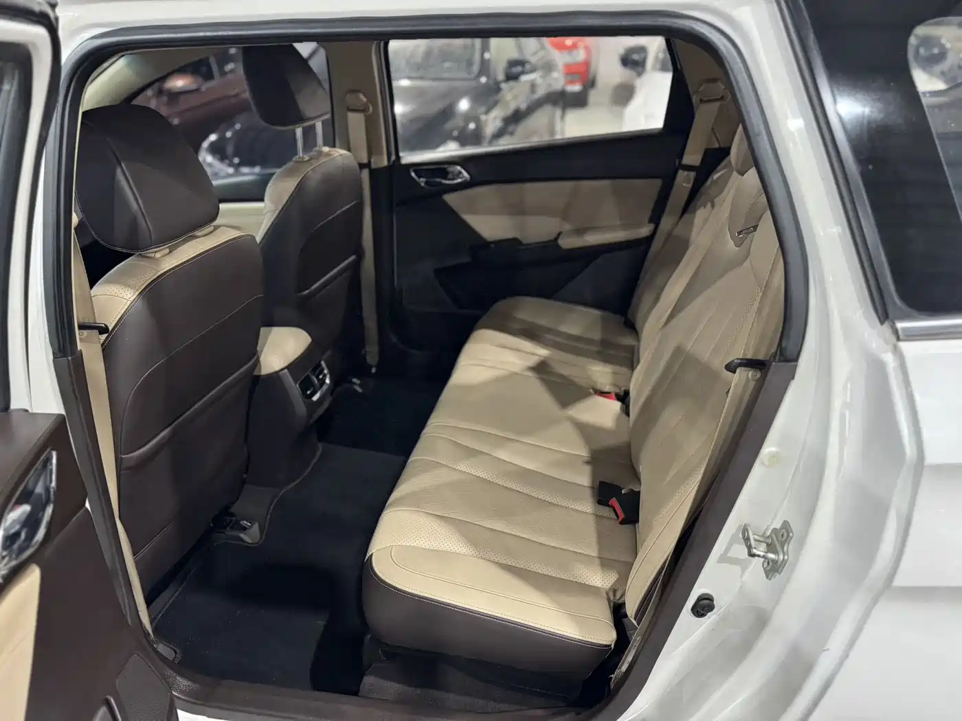 Baojun 310W 2017 2017 1.5L Manual Fashion Edition (China V)