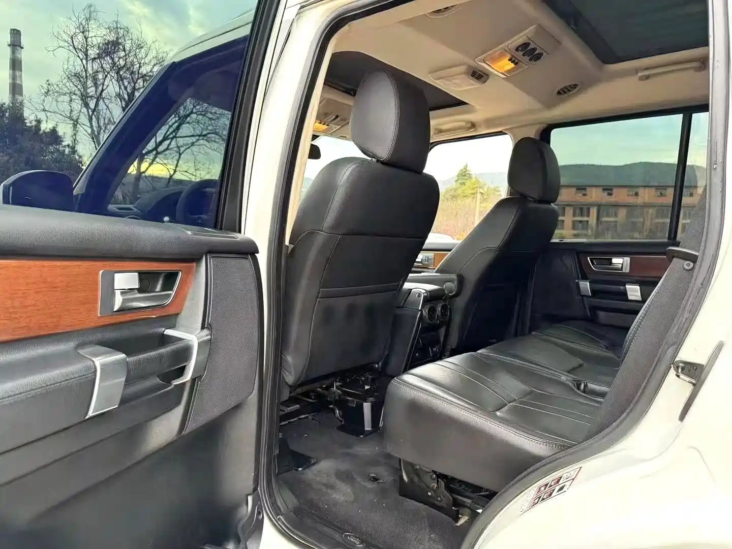 صورة 6 - Land Rover Discovery