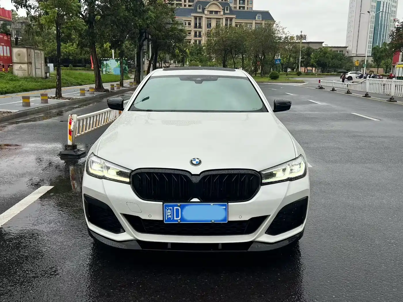 BMW 5-SERIES
