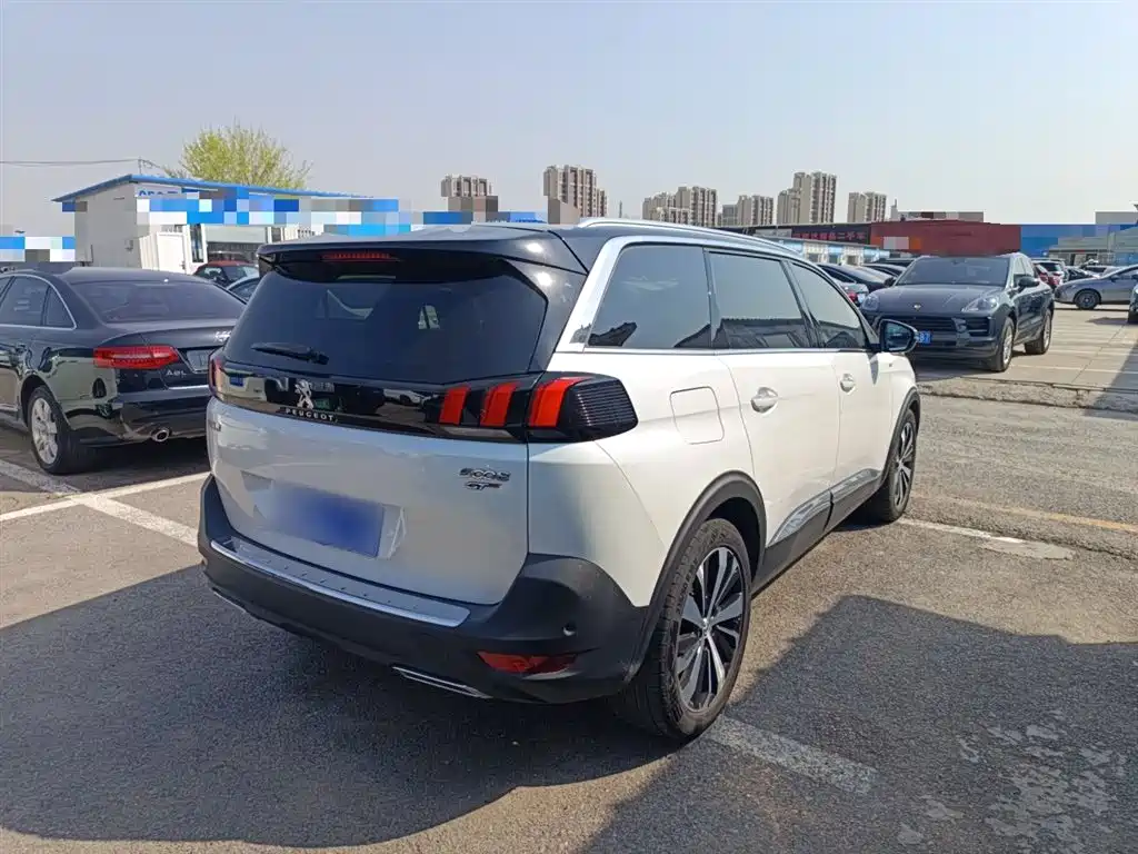 Peugeot 5008 2017 380THP 7-Seater Luxury GT Edition фото 5