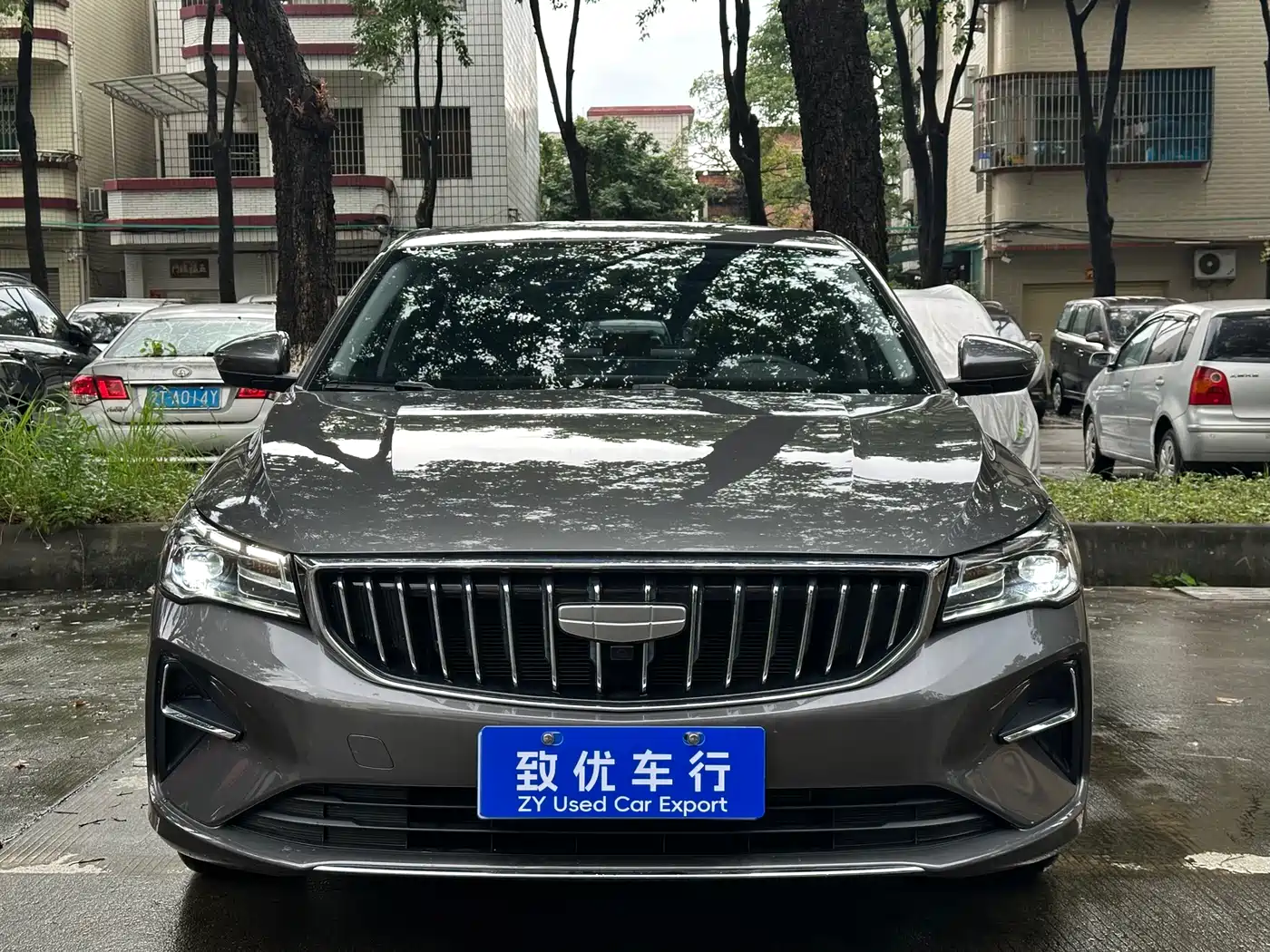 Фото 2 - Geely Emgrand