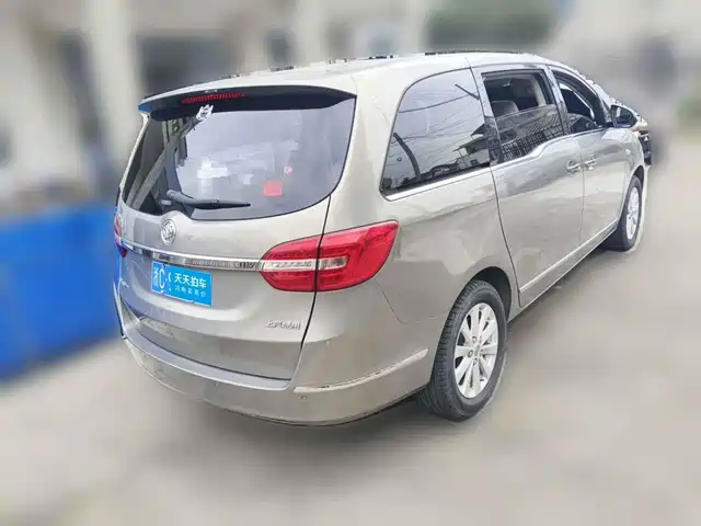 Buick GL8 2017 25S Premium Model China V — фото 2