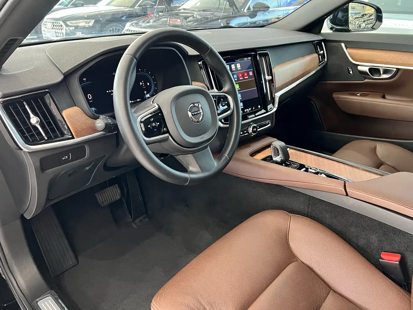 VOLVO S90