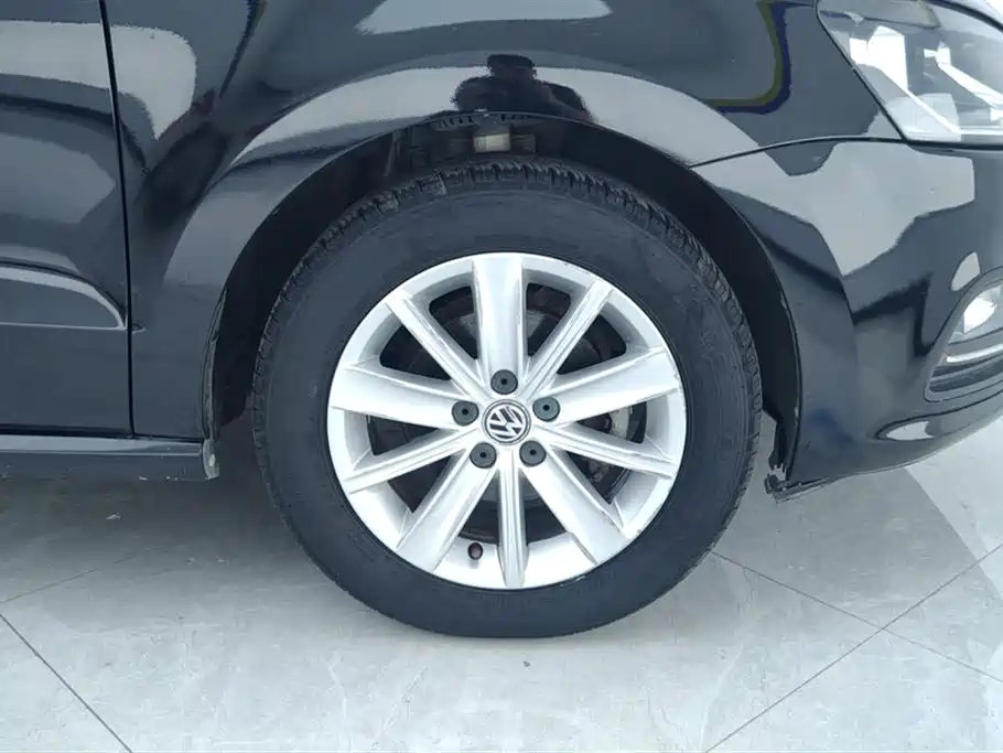 Volkswagen Polo 2014 1.4L Automatic Comfort Edition фото 6