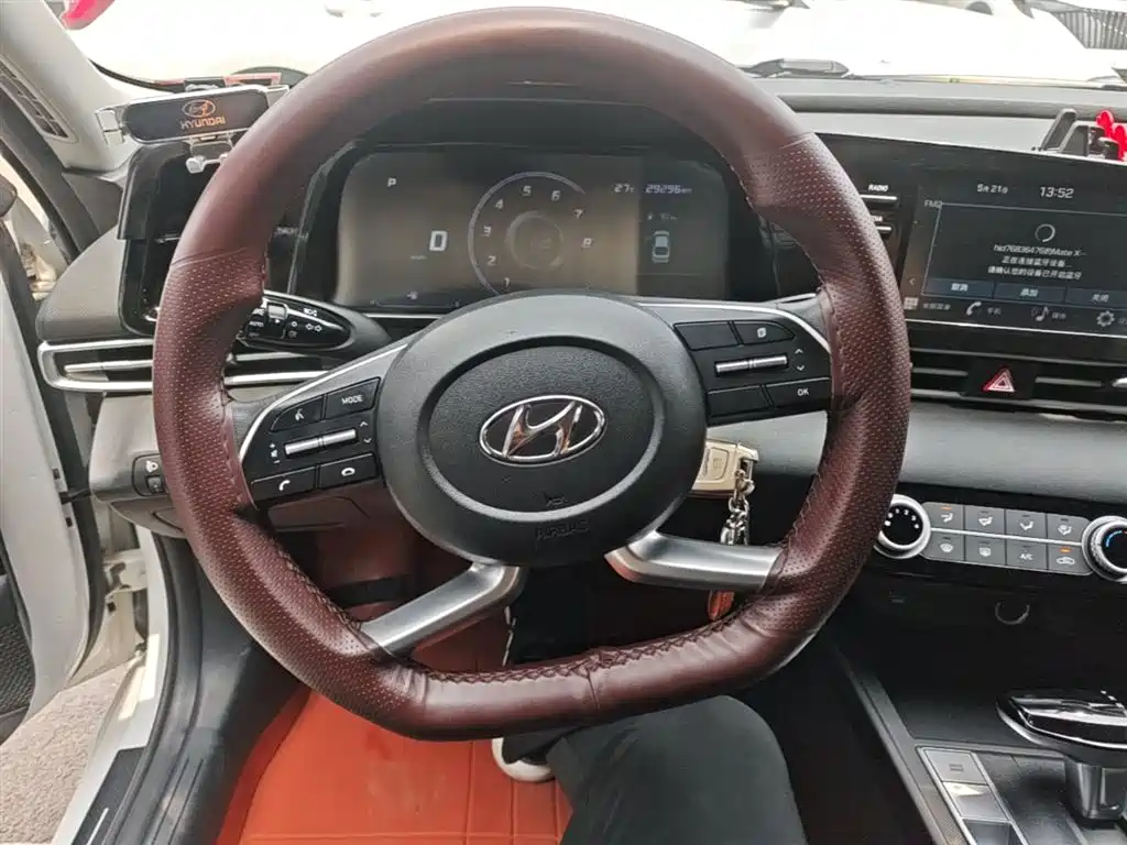 Hyundai Elantra 2022 1.5L CVT GLS Leading Edition фото 11