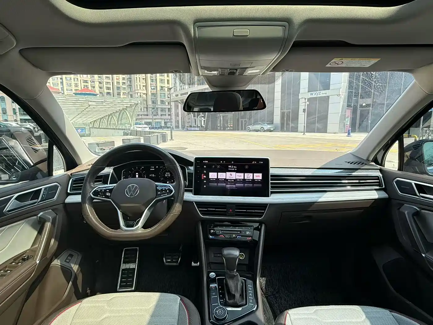 Volkswagen Tiguan L 2022 380TSI Automatic 4WD R-Line Flagship 7-Seater фото 6