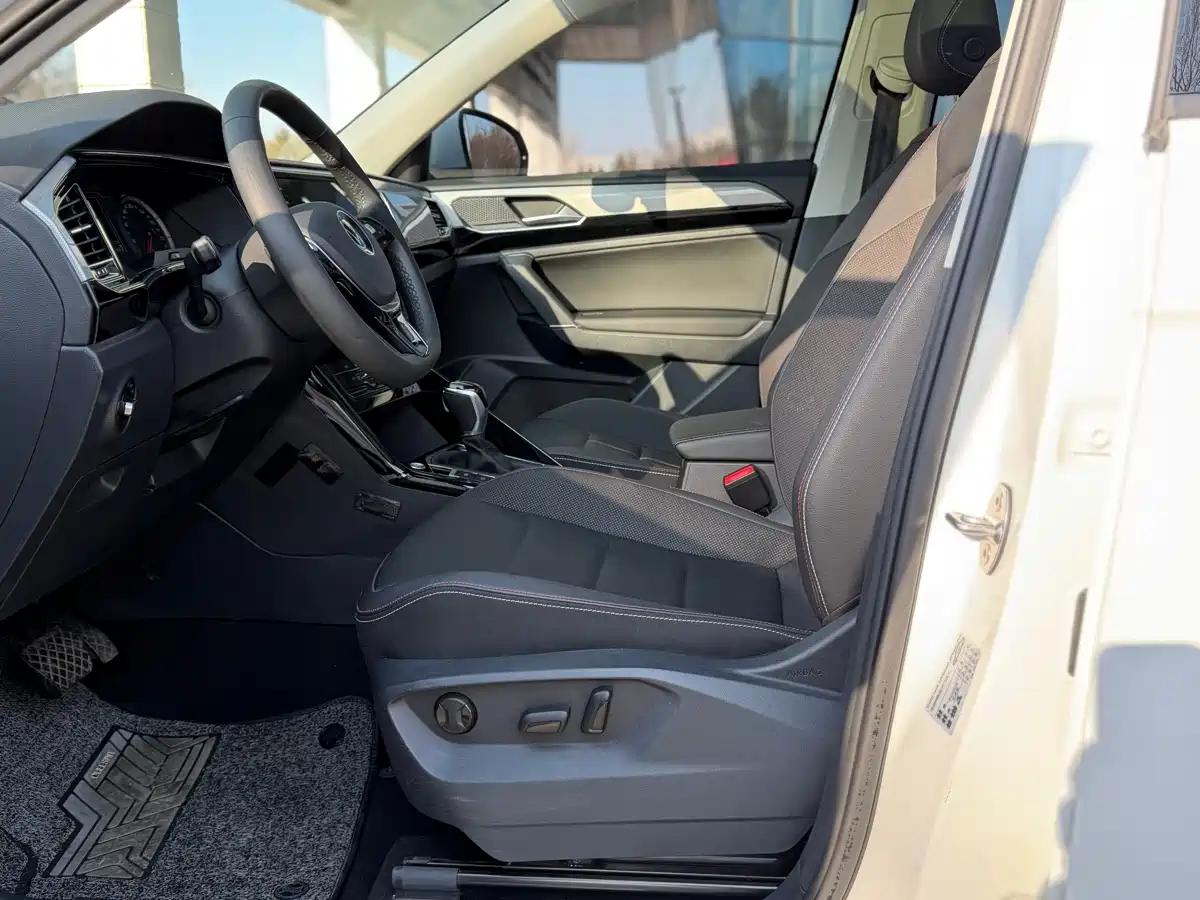 Volkswagen Tayron 2022 280TSI 2WD Luxury Smart Connect Edition фото 9