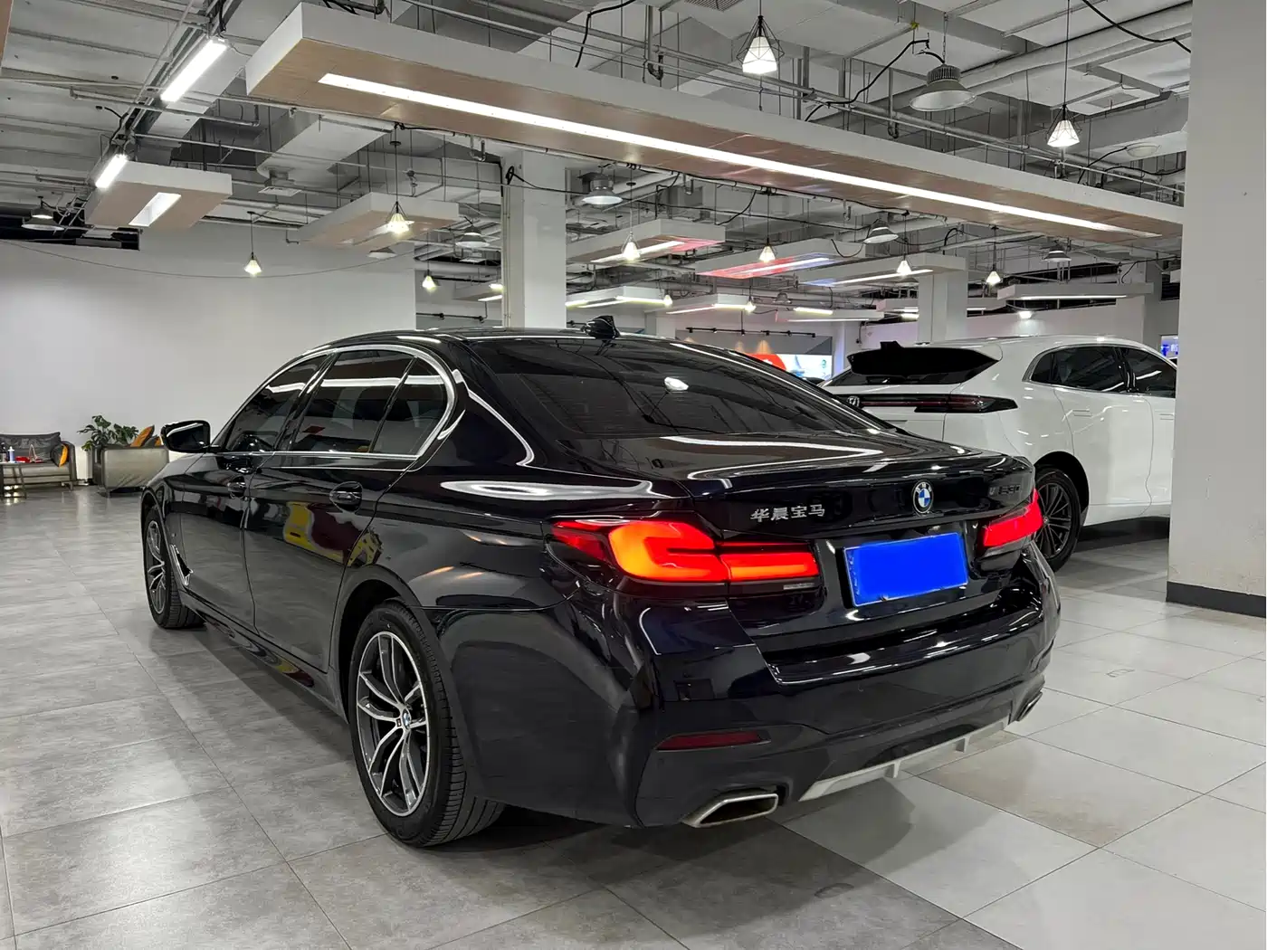 BMW 5 Series 2021 525Li M Sport Package фото 5