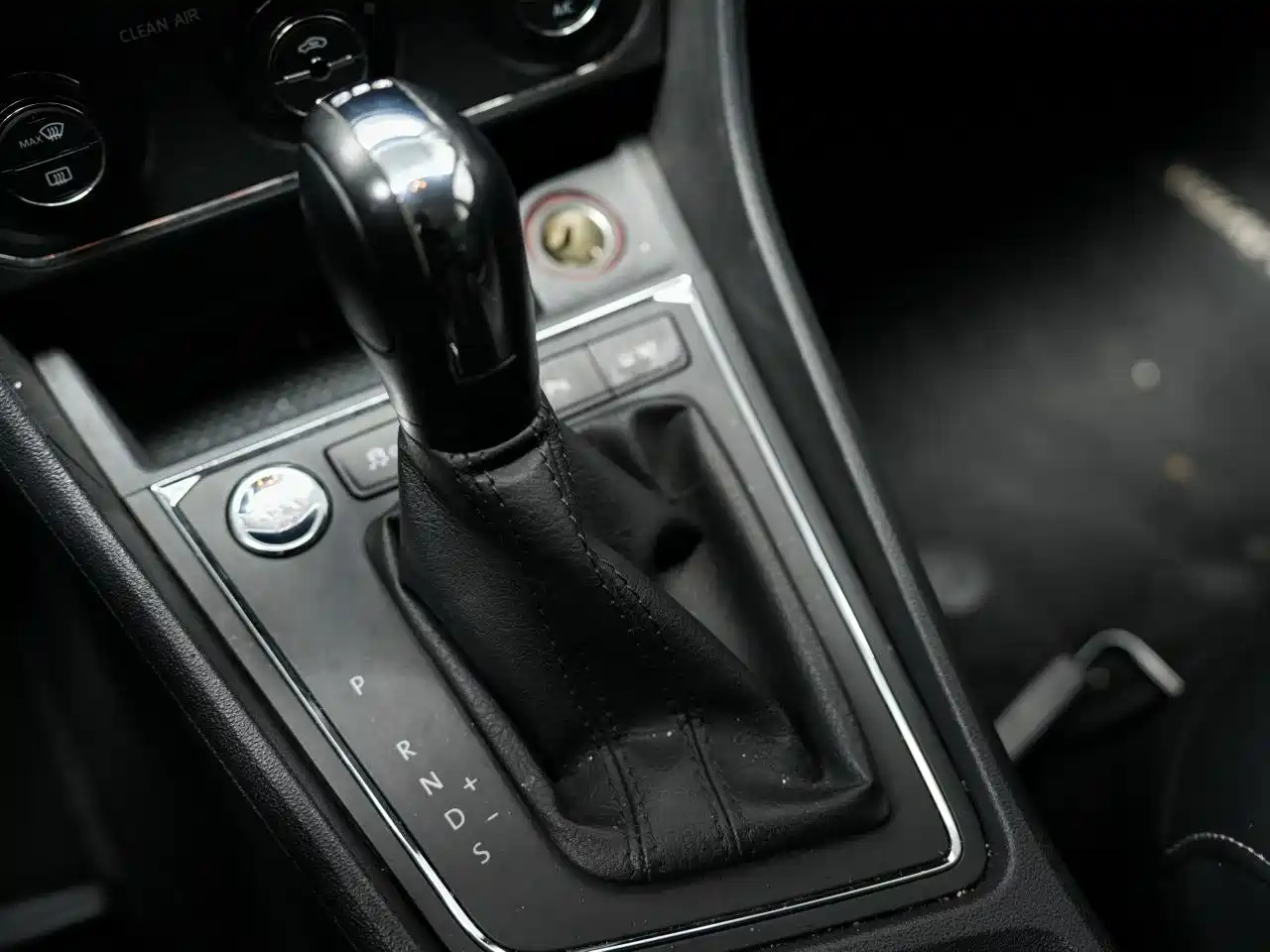 Volkswagen Lavida Tour 2017 180TSI DSG Comfort Edition фото 7