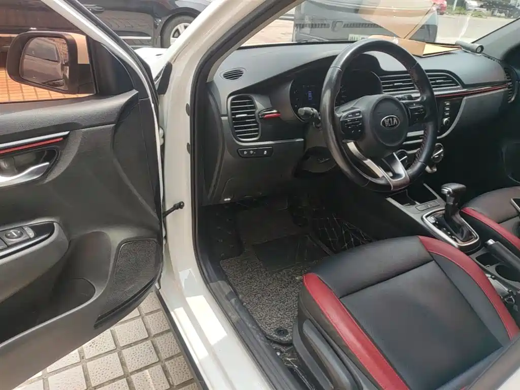 Kia KX CROSS 2018 1.6L Automatic Smart Sunroof Edition фото 16
