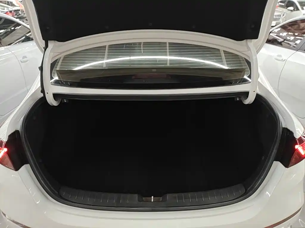 Photo 19 - Kia K3