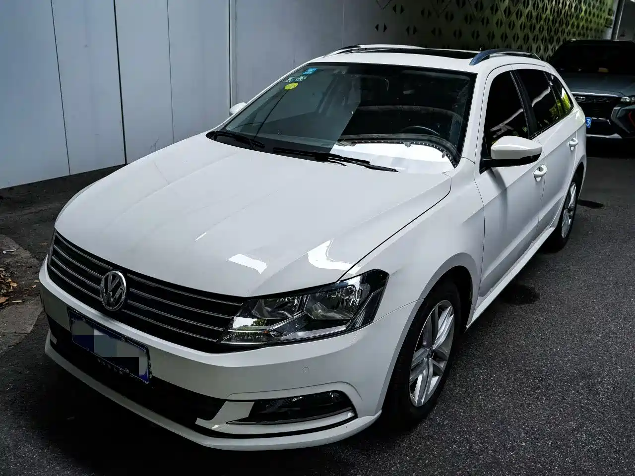 Volkswagen Lavida Tour 2017 180TSI DSG Comfort Edition