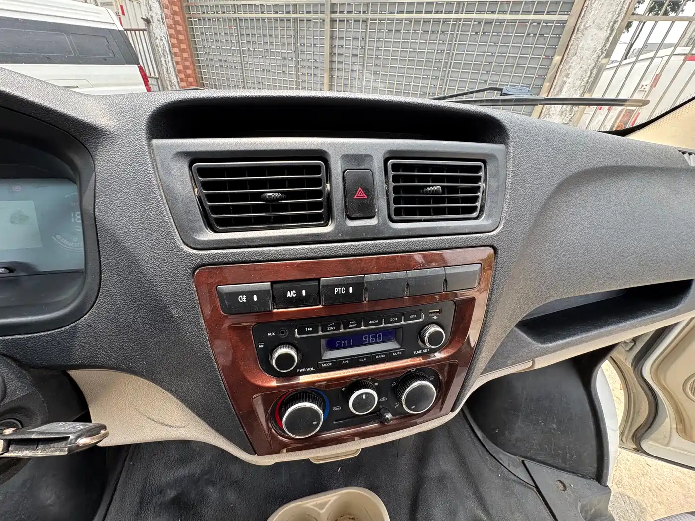 CHANGAN CHANGAN RUIXING EM80