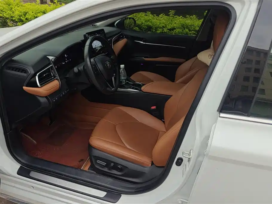 Toyota Camry 2023 2.5G Luxury Edition фото 9