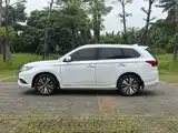 Фото 5 - Mitsubishi Outlander