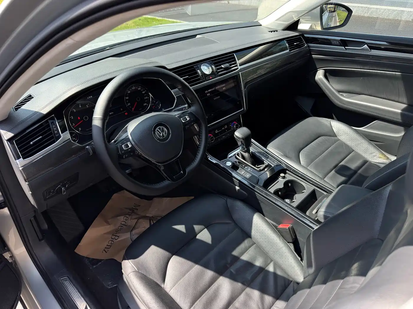 Volkswagen Phideon 2018 Facelift 380TSI FWD Business фото 3