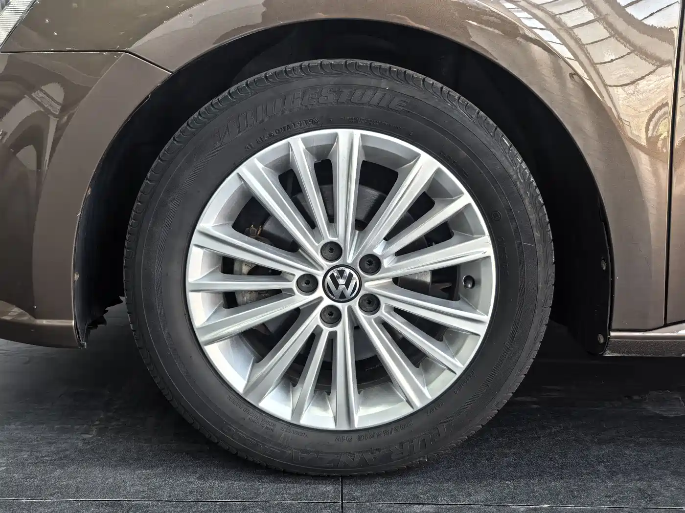 Volkswagen Lavida Tour 2013 1.6L Automatic Comfort фото 4