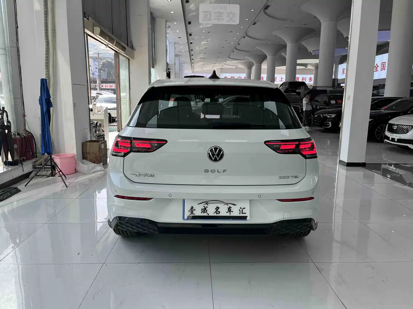 Volkswagen Golf 2025 Facelift 300TSI R-Line фото 5