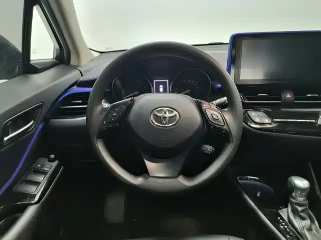 Toyota C-HR 2020 Model 2.0L Leading фото 5