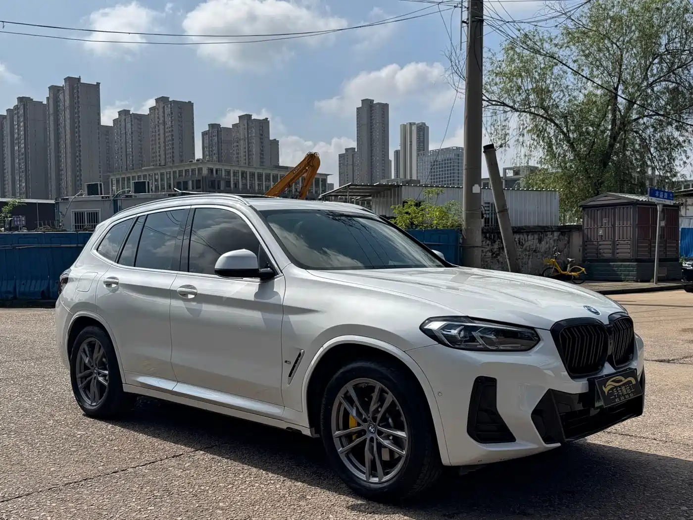 BMW iX3 2022 Leading Edition фото 3