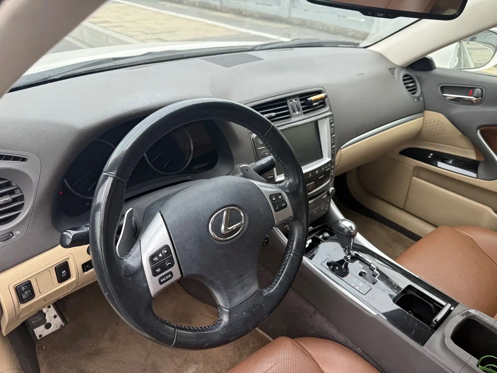 Фото 5 - Lexus IS