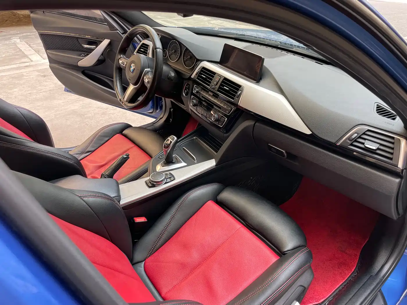 BMW 3 Series 2016 320i M Sport фото 14