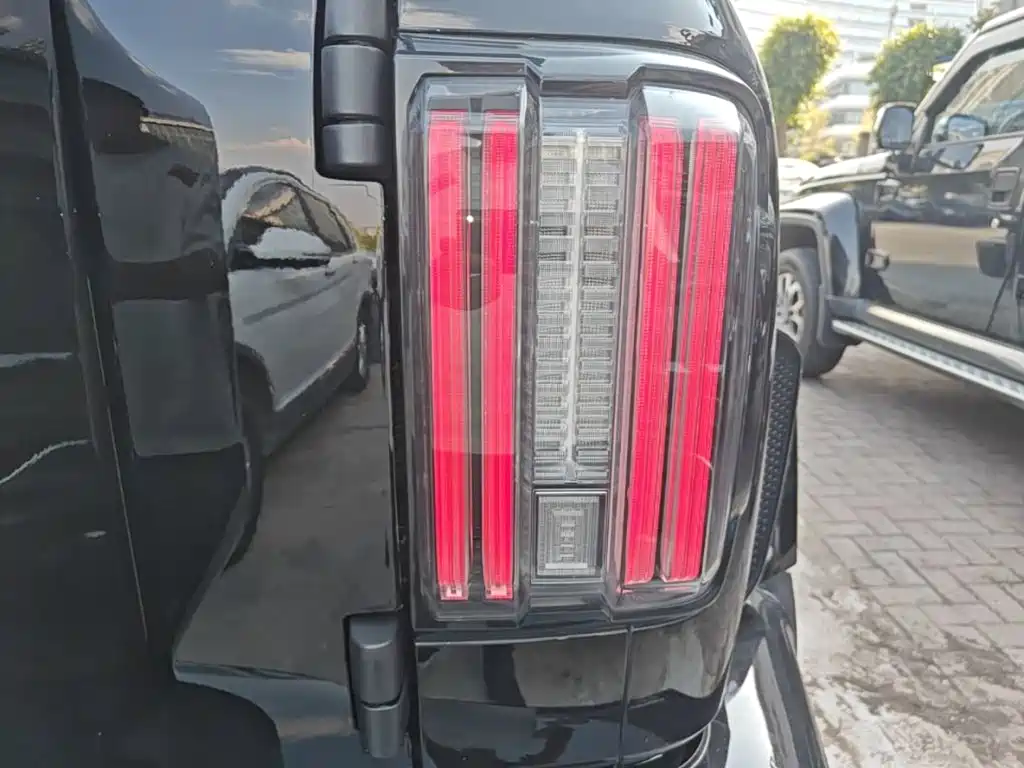 Crossboundary Auto Co-created Tank 300 2023 2023 2.0T Cyber Knight