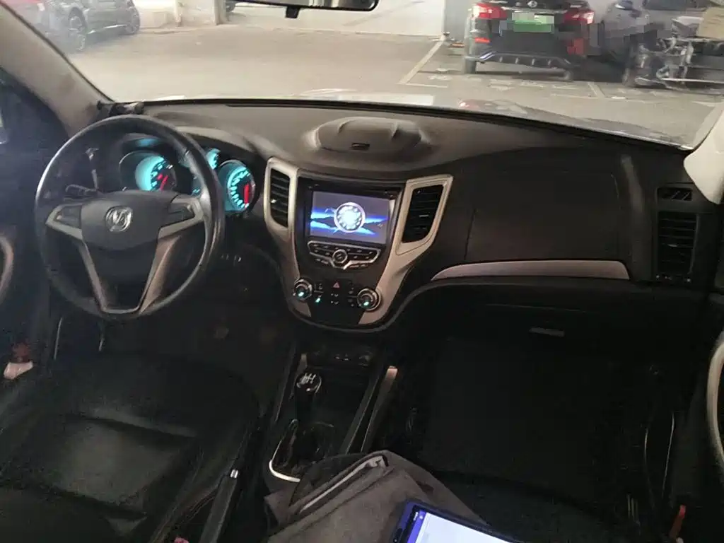Photo 12 - Changan CS35