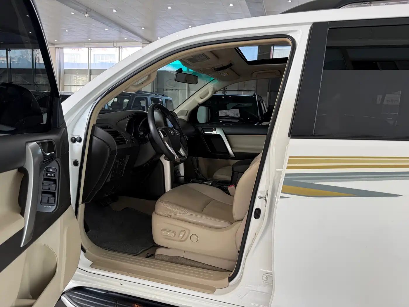 Toyota Prado 2010 4.0L Automatic TX фото 6