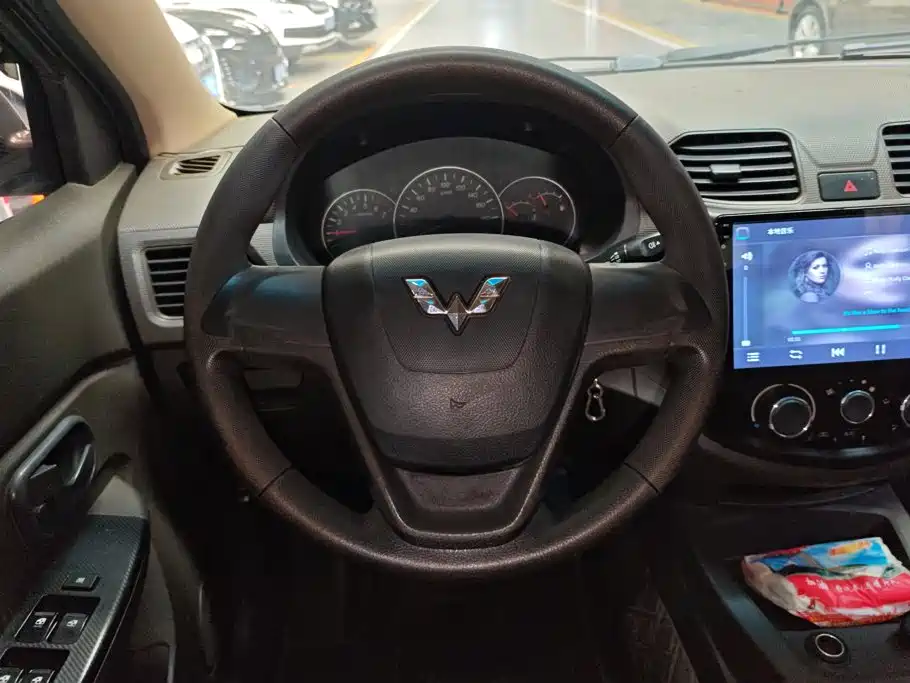 Wuling Motors Wuling Hongguang 2015 2015 1.2L S Basic China V