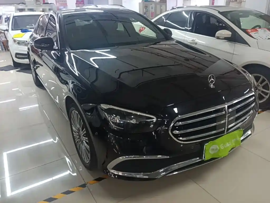Фото 4 - Mercedes-Benz E-Class