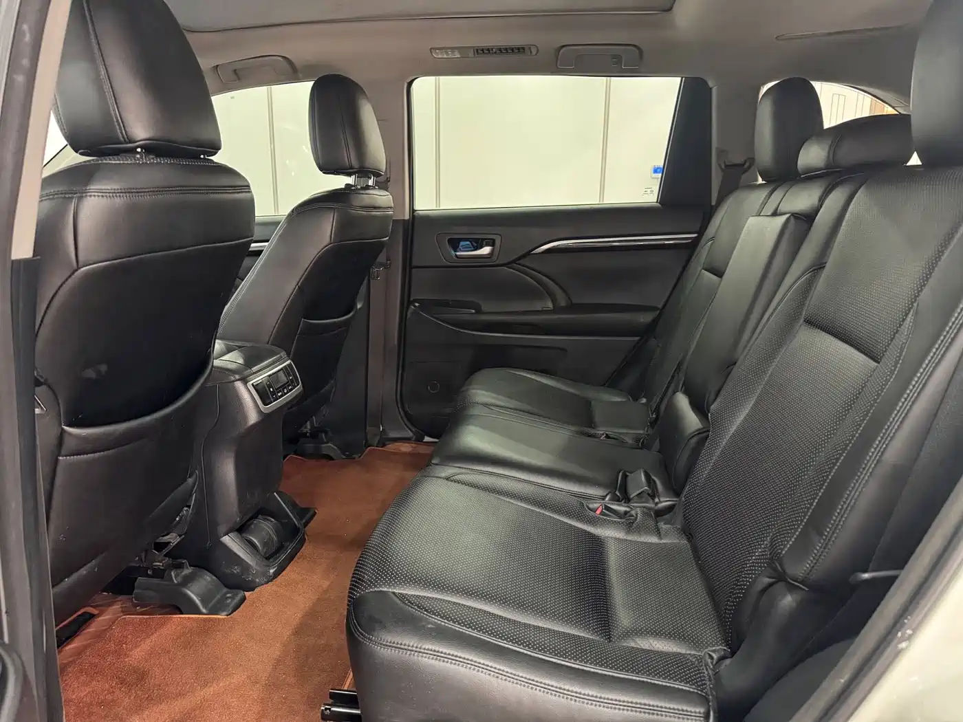 Фото 9 - Toyota Highlander