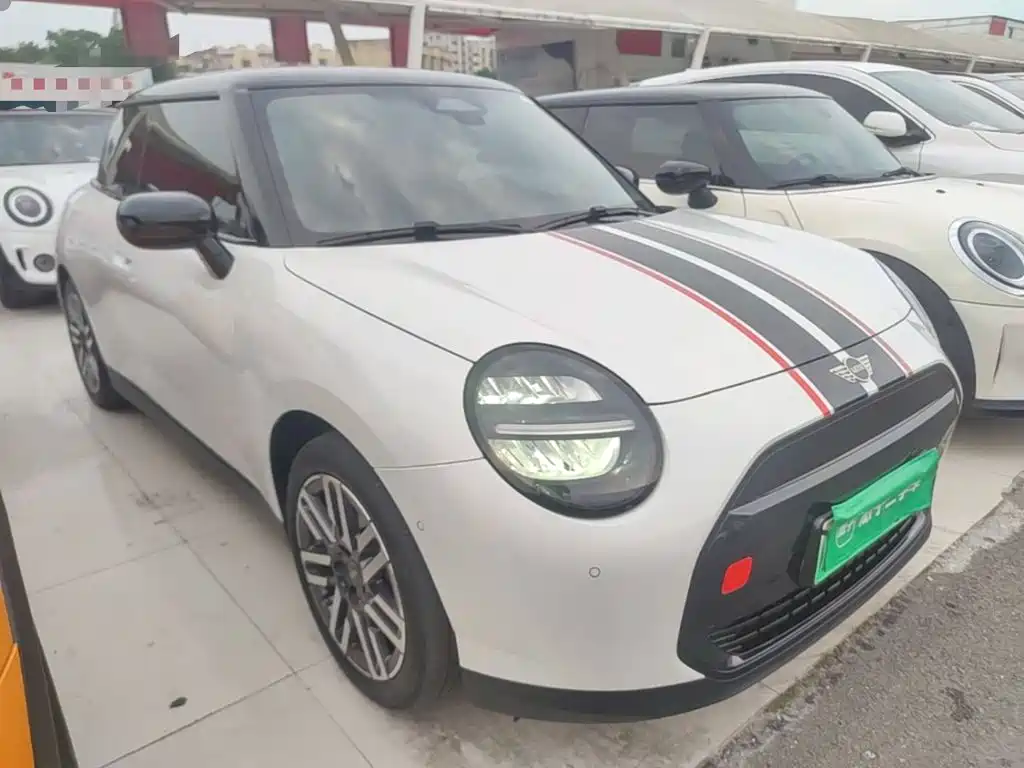 MINI Electric MINI COOPER 2025 2025 Model 456km COOPER E Classic