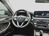 صورة 31 - BMW 5 Series