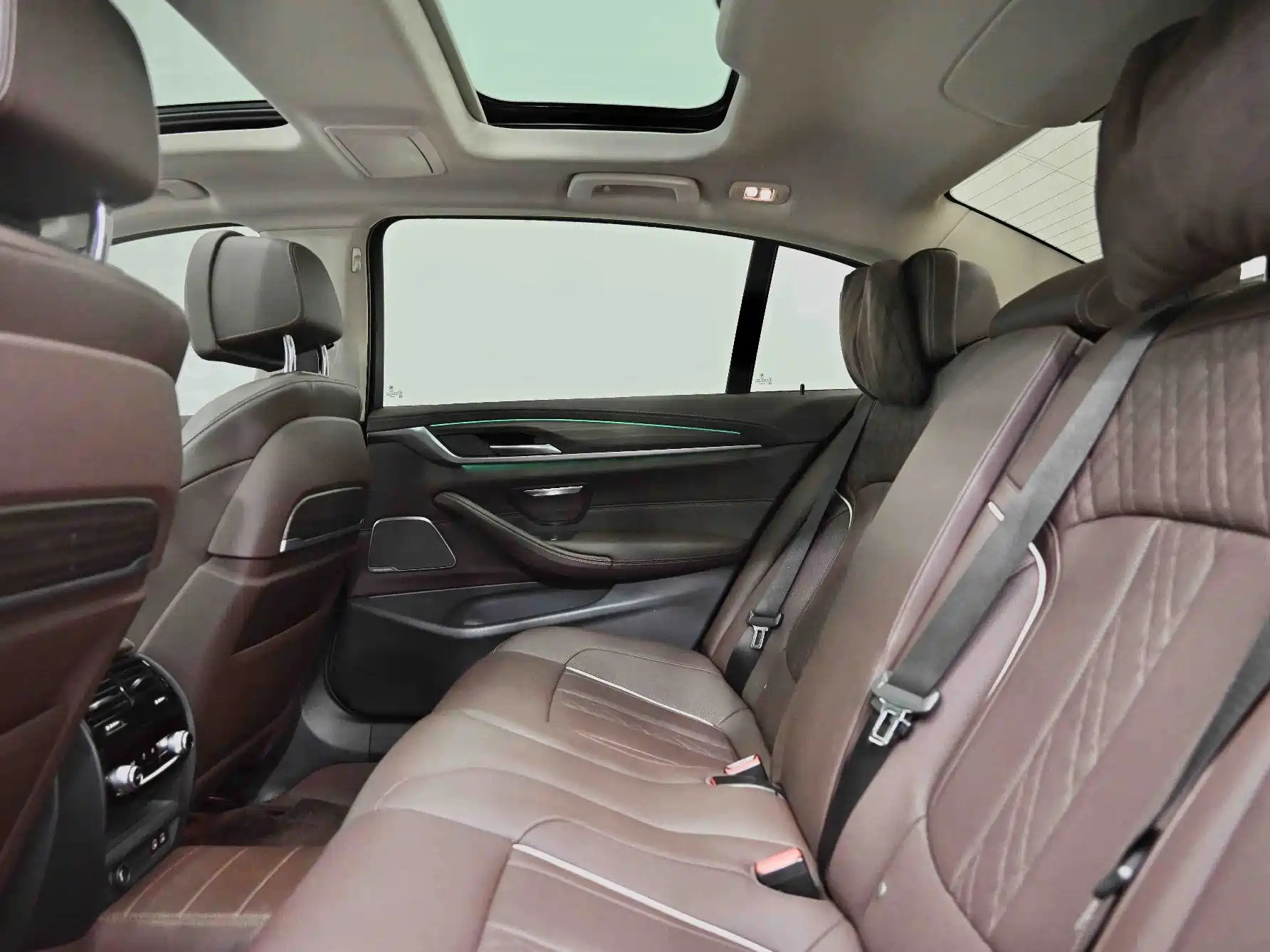 صورة 35 - BMW 5 Series