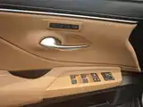 Фото 10 - Lexus ES