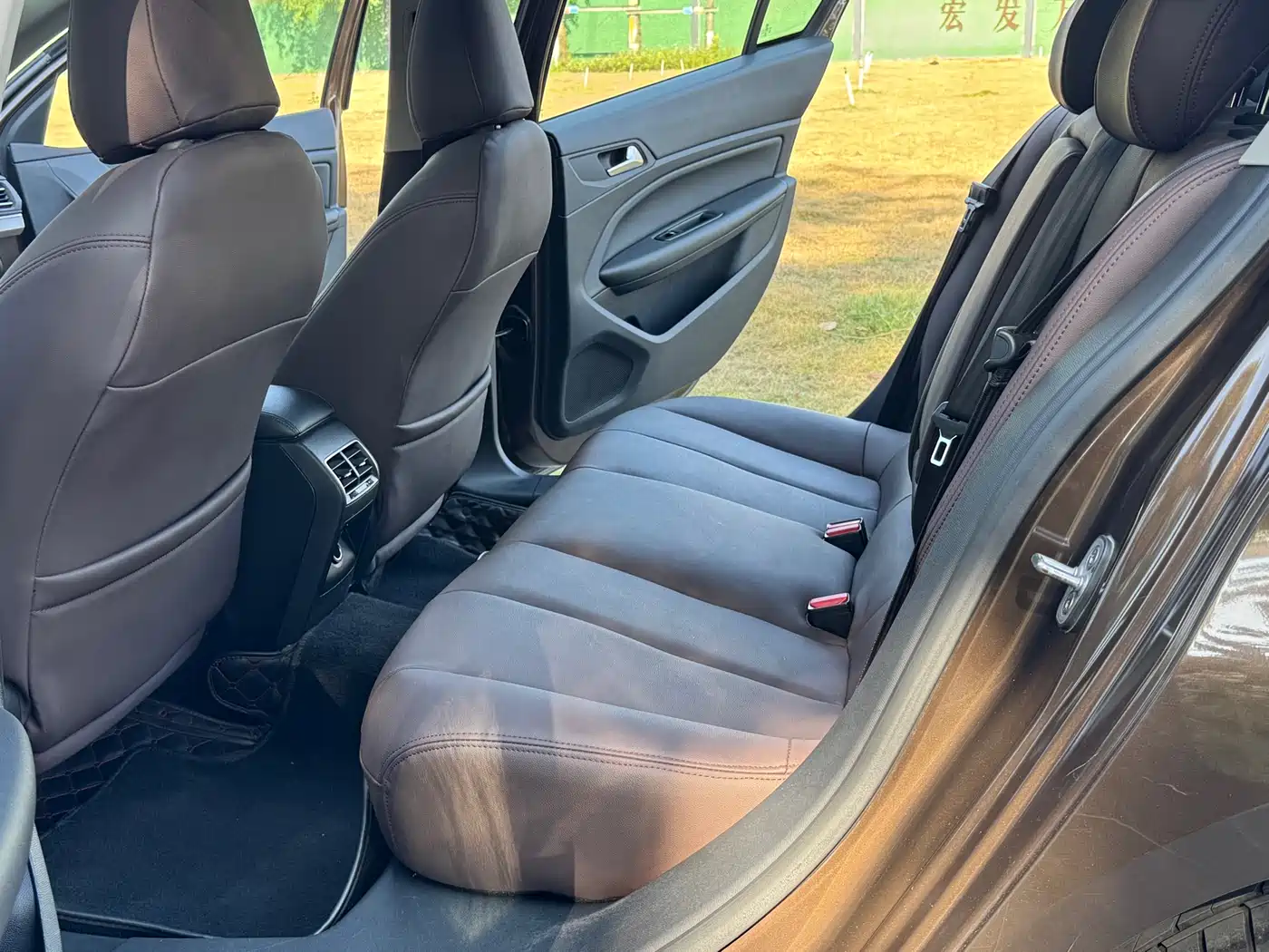 Peugeot 408 2014 1.8L Automatic Luxury Edition фото 9