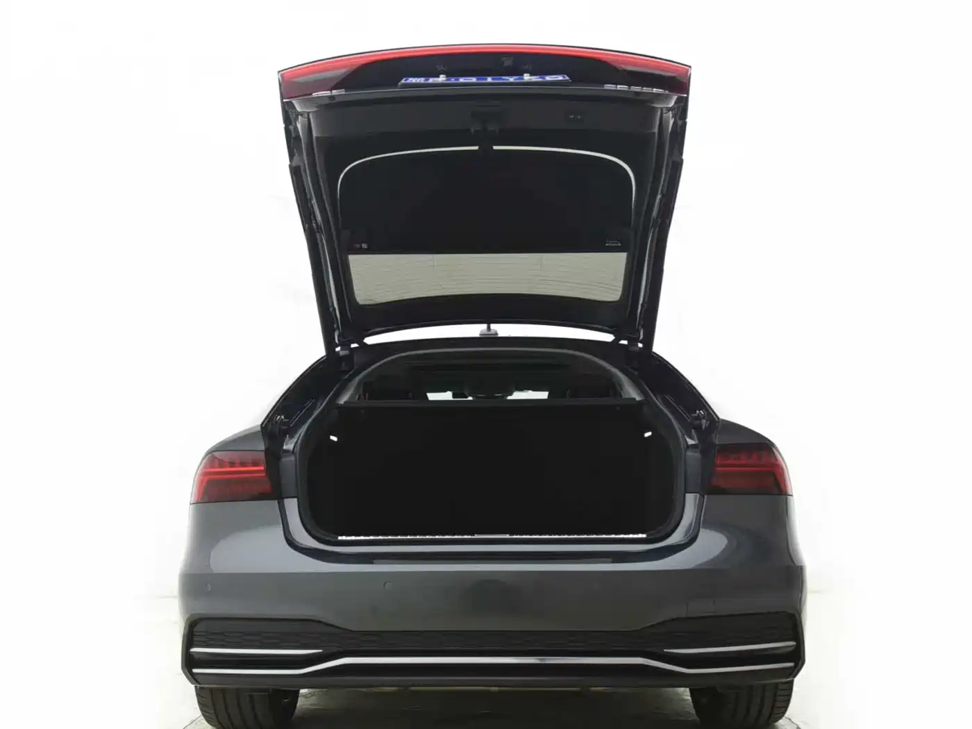 Audi A7 2023 Model 45 TFSI Premium Selection Edition фото 15