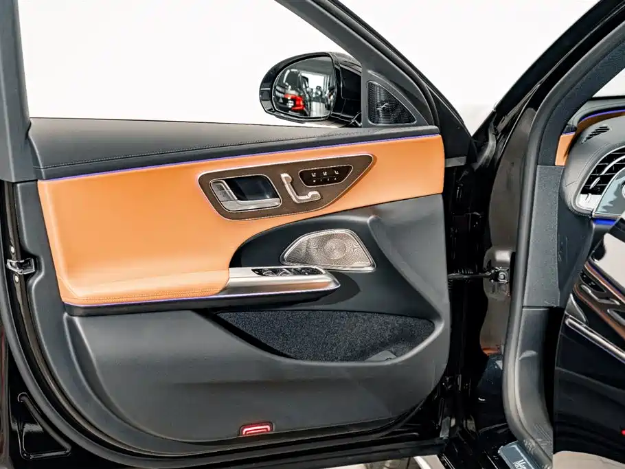 Mercedes-Benz E-Class 2026 E 300 L Luxury фото 13