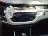 Фото 13 - Geely Vision X3