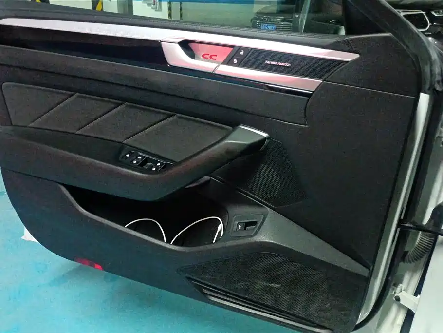 Volkswagen FAW-Volkswagen CC 2023 330TSI Dazzle Edition фото 7