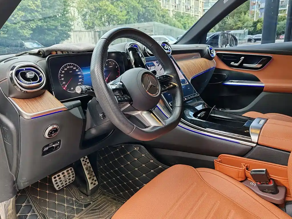 Фото 13 - Mercedes-Benz GLC