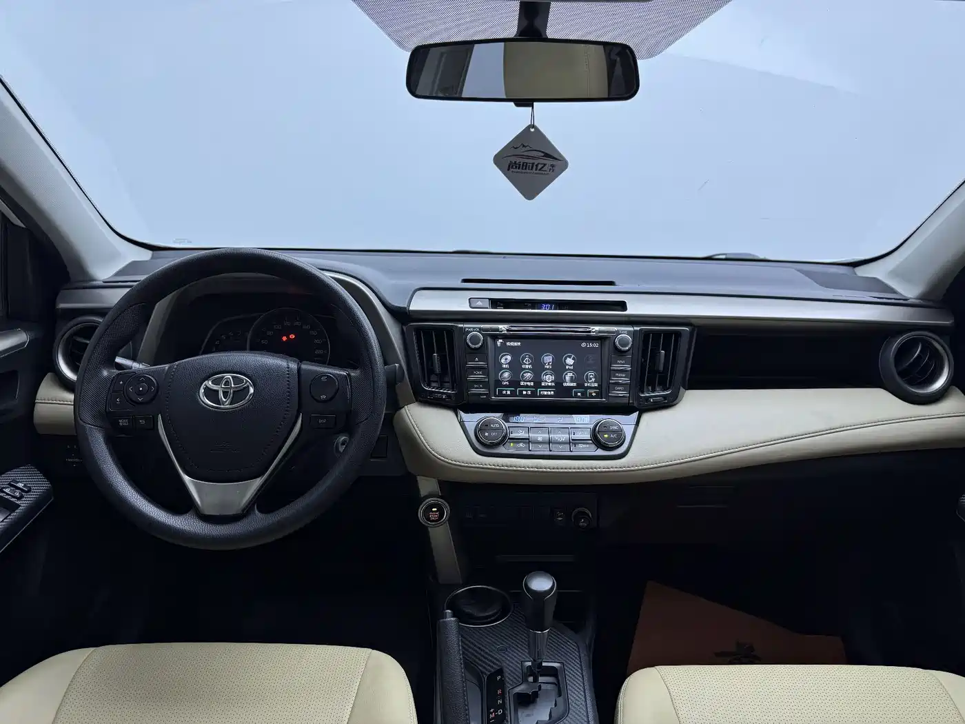 Toyota RAV4 Rongfang 2015 2.0L CVT 2WD Trend Edition фото 15