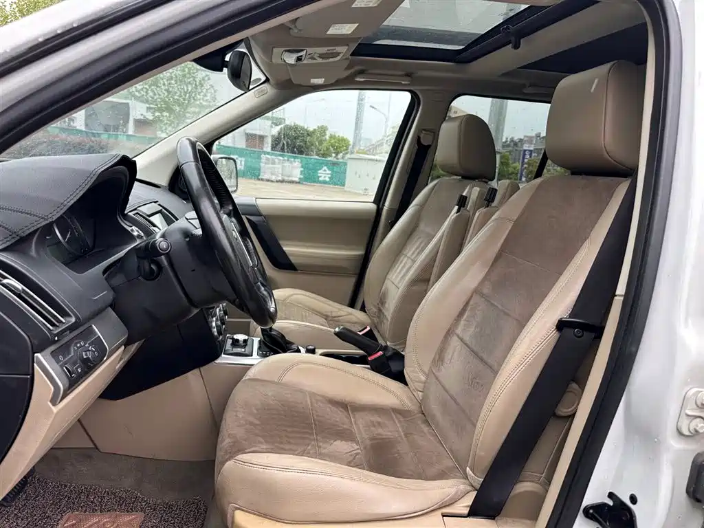 Land Rover Freelander 2 2011 3.2L i6 SE Petrol фото 5