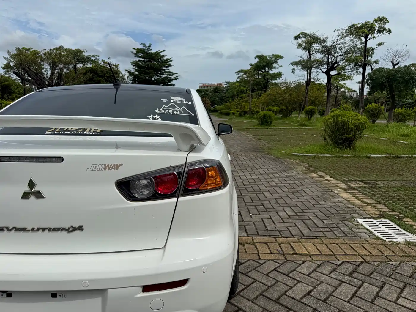 Mitsubishi Lancer EX 2017 2016 1.8L Manual Black & White Replica Edition